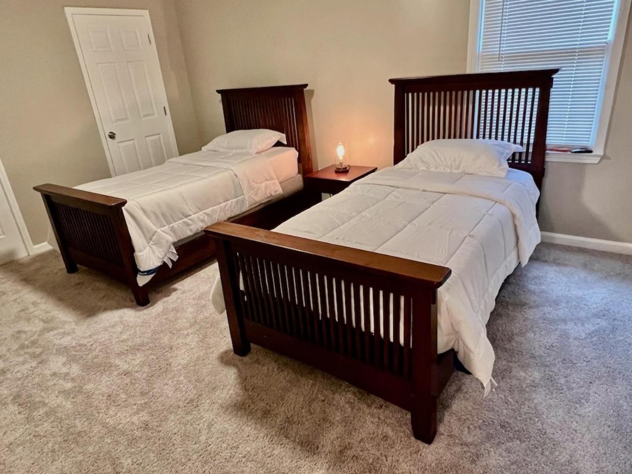 Ecstatic Town Home In Stone Mountain Esterno foto