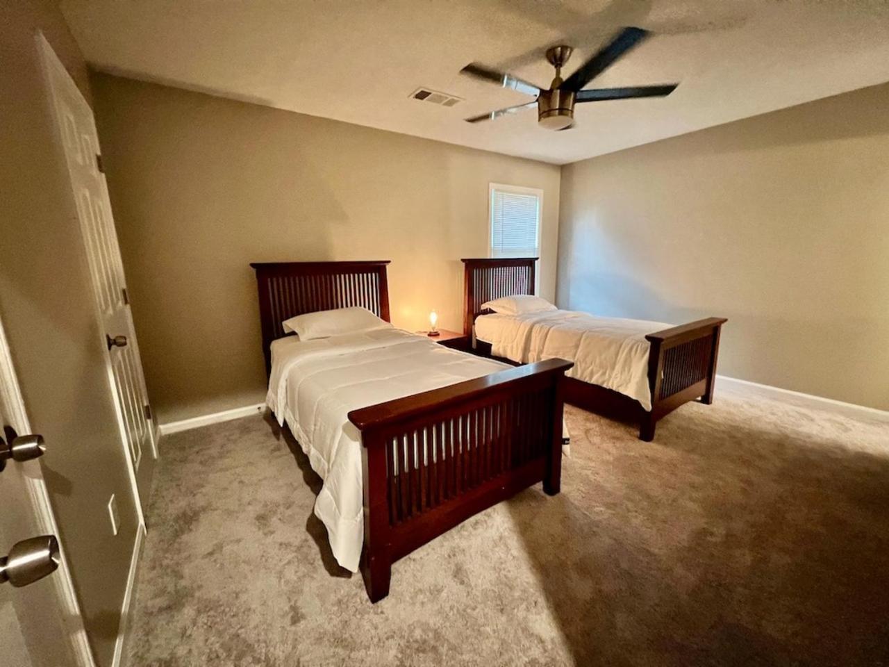 Ecstatic Town Home In Stone Mountain Esterno foto