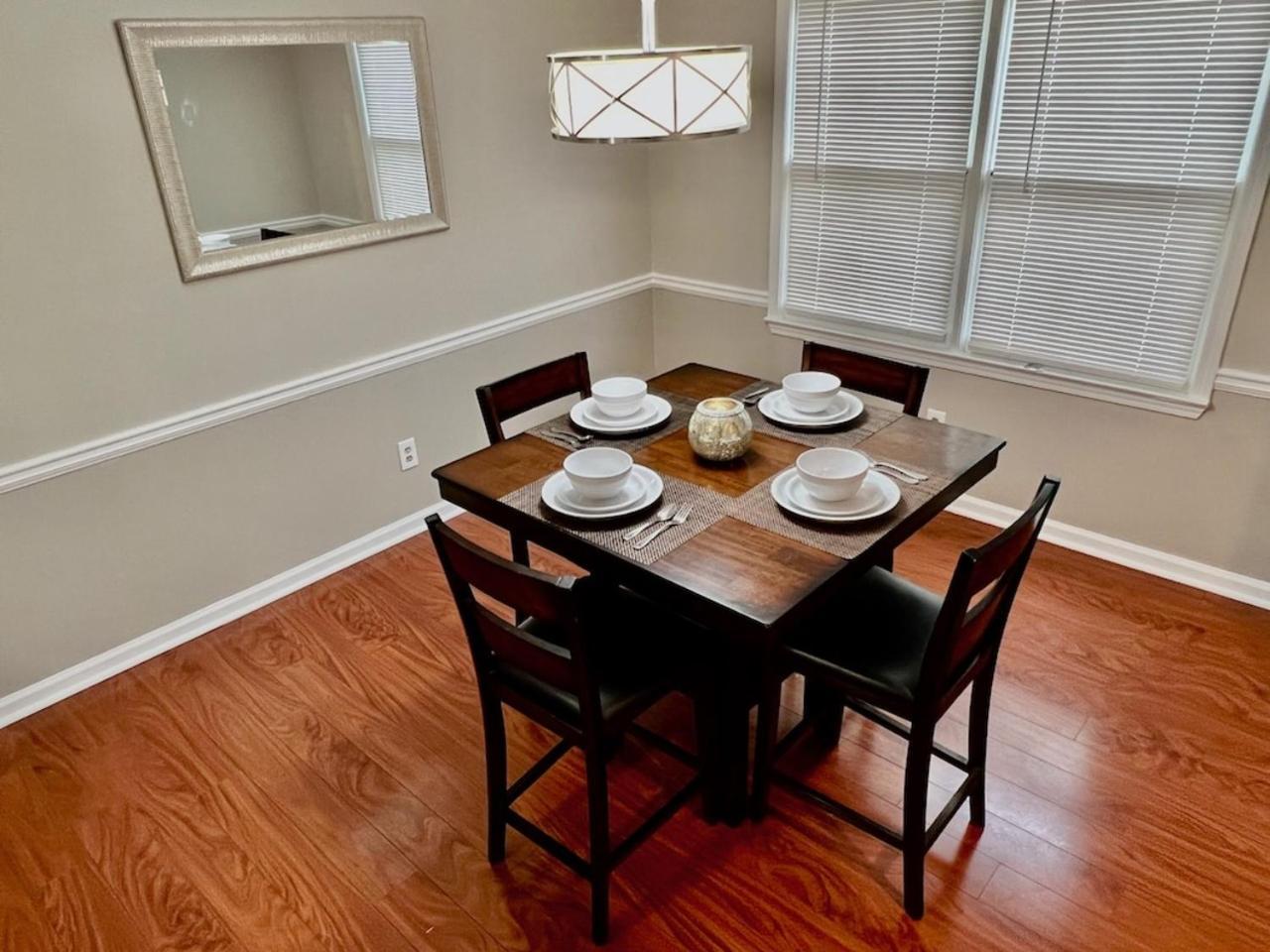 Ecstatic Town Home In Stone Mountain Esterno foto