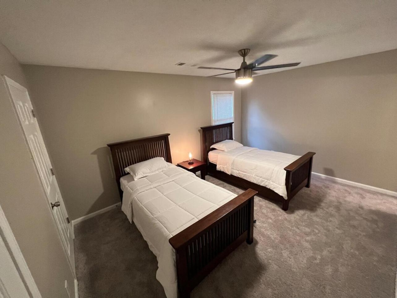 Ecstatic Town Home In Stone Mountain Esterno foto